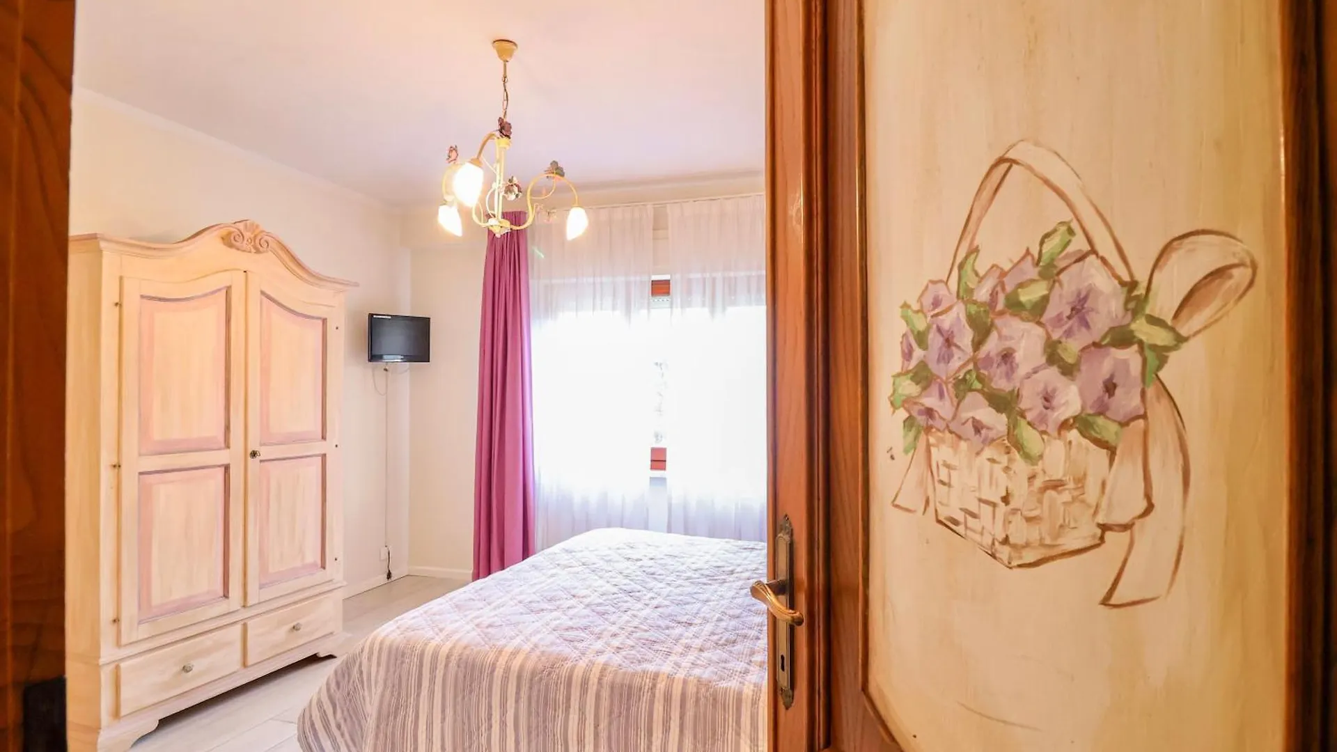 Forte Dei Marmi Stay - With Garden, Near The Sea Cinquale 0*,  Olaszország